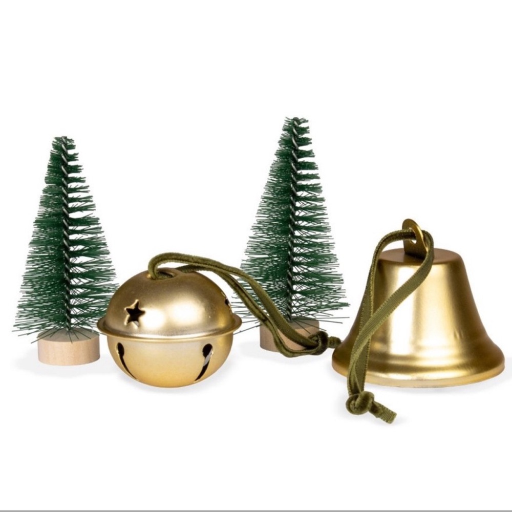 Target Bullseye Holiday Decor Prop Set- Bells & Trees, 4 pc New